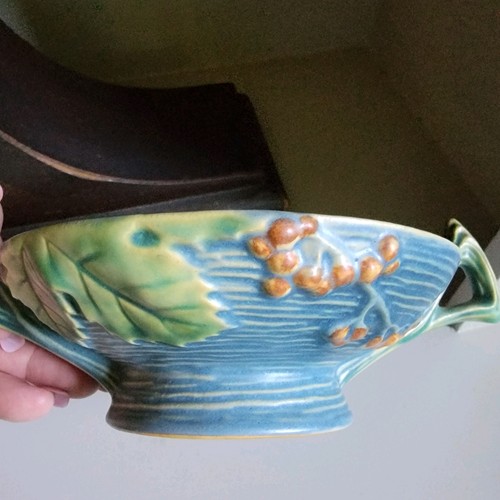 ROSEVILLE Pottery Blue Bushberry Footed Bowl With Handles 412-6 - Picture 6 of 6