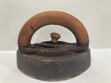 Antique Cast Iron Sad Iron Flat Iron with Removable Wood Handle