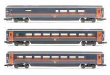 GRAHAM FARISH 'N' GAUGE RAKE OF 3 GNER RFB/TSOD/TSO PASSENGER COACHES