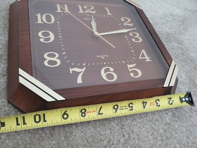 Seiko vintage 80s 90s Quartz Wall square gold plastic faux wood