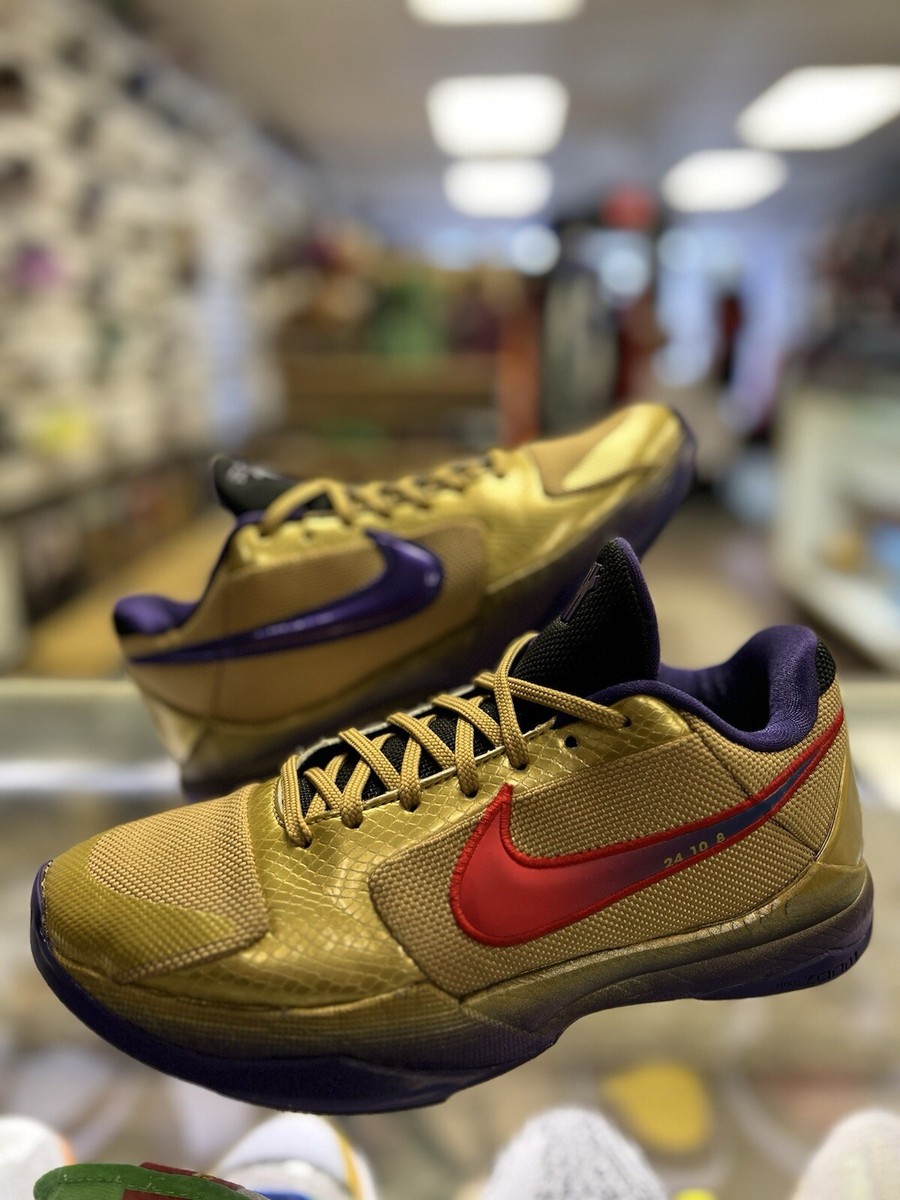 Size 7.5 - Nike Zoom Kobe 5 Protro x Undefeated Hall Of Fame