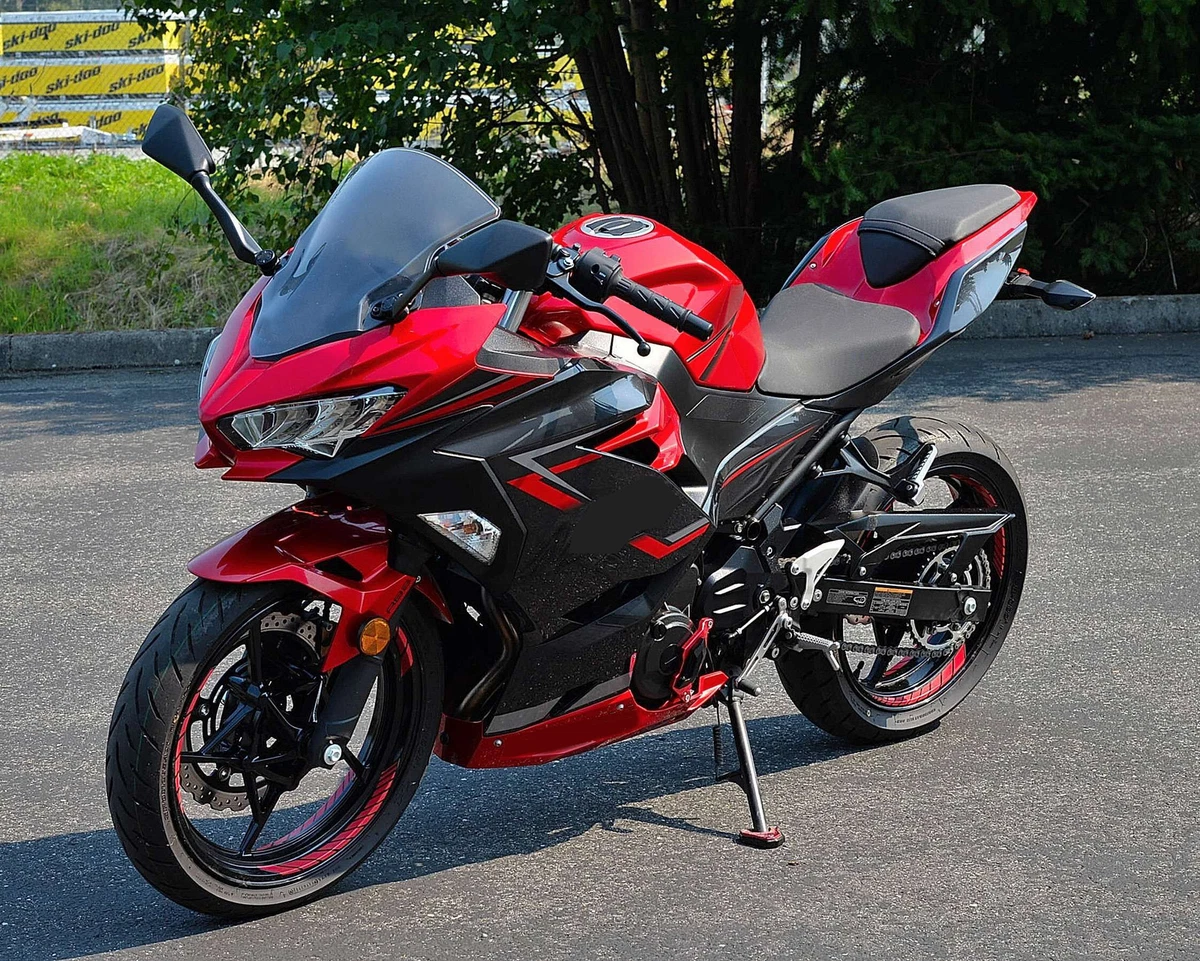 kawasaki ninja red