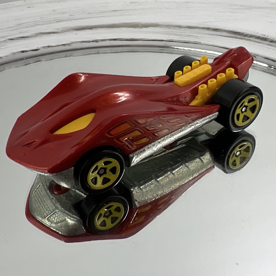 2009 Hot Wheels Super Stinger Red Yellow Race Car EUC Rare HTF | eBay