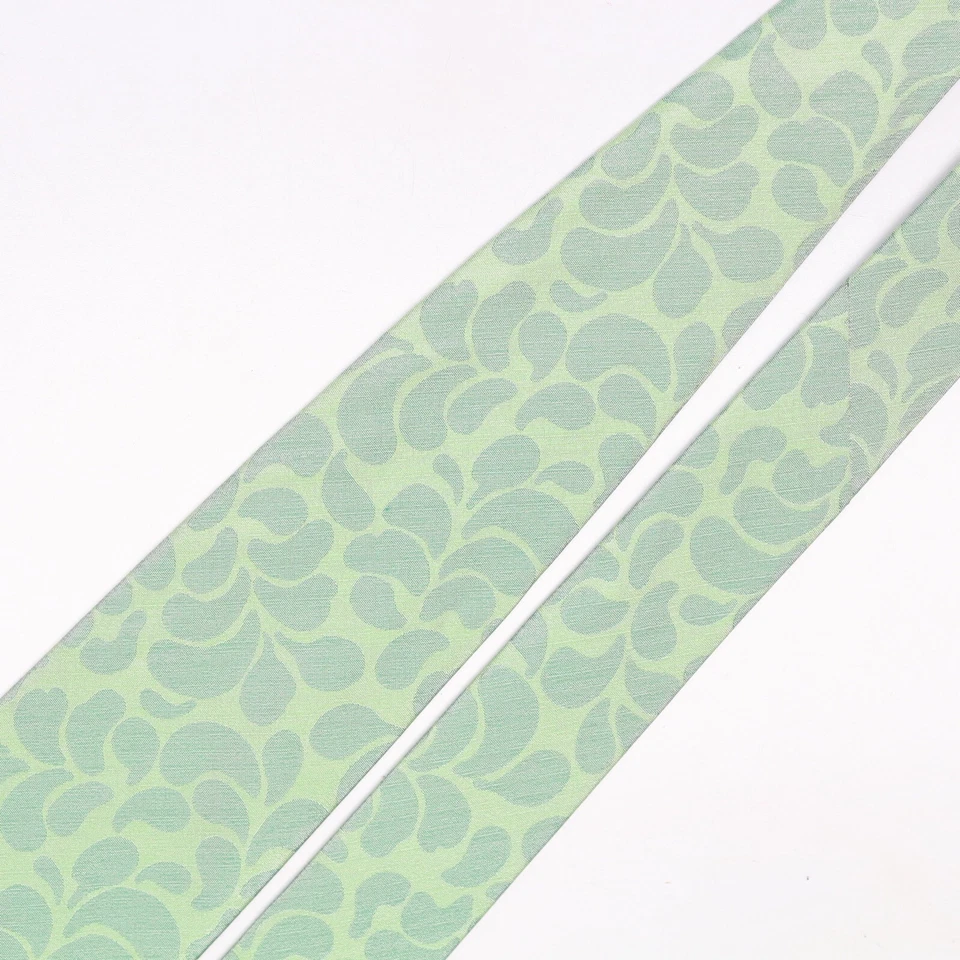 Tallia Mens Silk Necktie Pastel Green Paisley Weave Woven Tie Made in Italy - Image 3 of 4