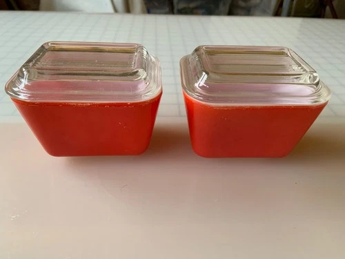 PYREX VINTAGE 501 RED REFRIGERATOR DISH WITH LID - SET OF 2