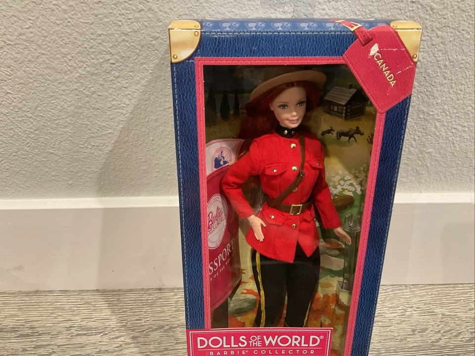 Mattel Barbie Muñecas del Mundo Canadá 2012 Figura Etiqueta Rosa X8422 Nuevo en Caja Foto 2 de 4
