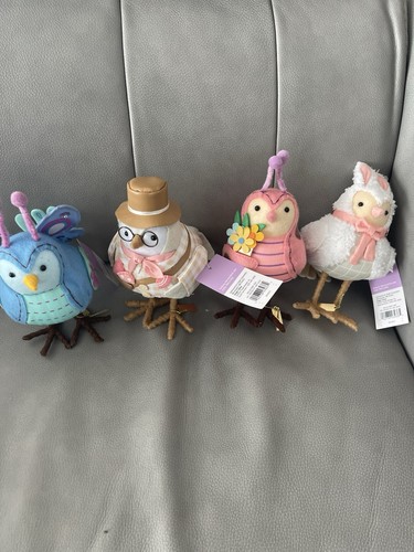 Target Spritz Ostern Frühling 2024 Featherly Friends Stoff Vögel - 4er Set - Neu mit Etikett - Bild 1 von 4
