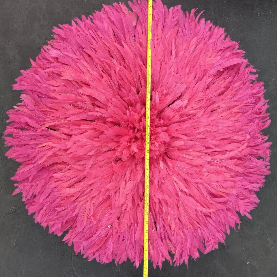 Sombrero Juju Rosa 33" Hecho a Mano Tocado Africano Decoración Colgante de Pared, Camerún Foto 3 de 4