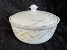 Studio Nova Japan Ultra Ceram UP027 GABRIELE 3 Qt Round Covered Casserole/Bowl