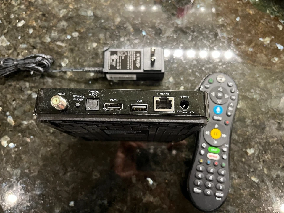 TiVo Mini VOX 4K UHD Black (TCDA95000) Lifetime Service - Voice Remote - - Image 2 of 4