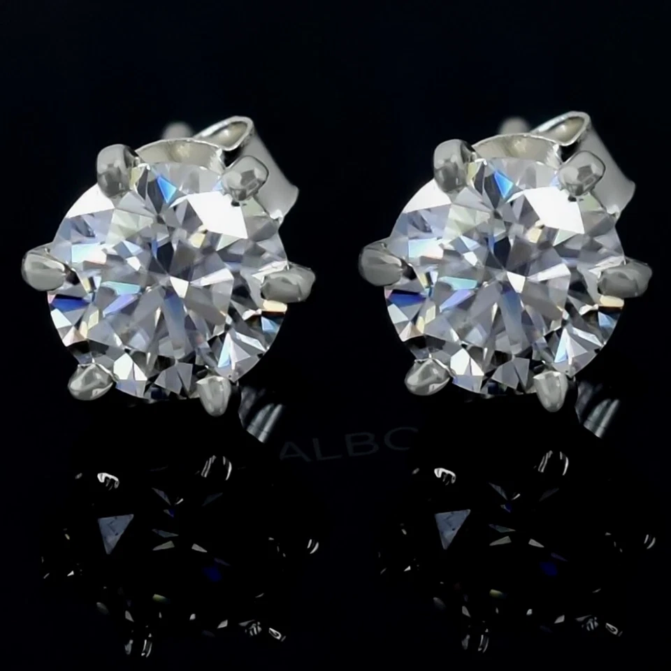 Tachuelas solitarias de diamantes blancos certificados de 3,00 quilates en plata de ley 925 Foto 3 de 4