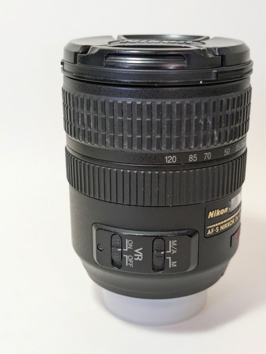 Nikon D700 Full Frame 12.1 MP Kit - Body & 24mm-120mm VR Lens - Picture 23 of 24