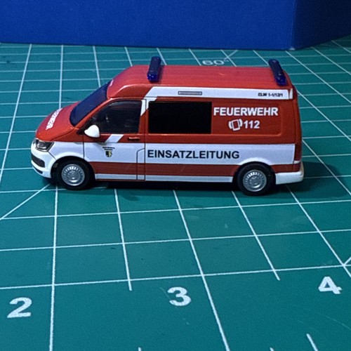 Rietze HO Scale 1:87 Volkswagen German Feuerwehr Fire Emergency Vehicle - Picture 6 of 6