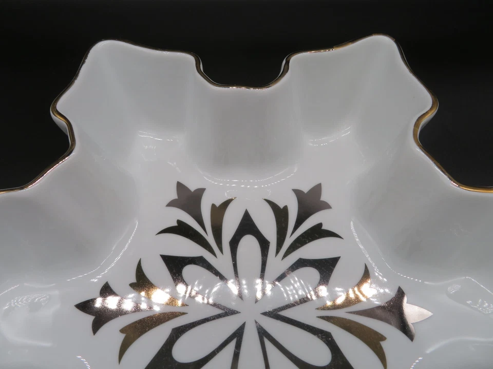 Cindy Crawford Style Snowflake Shape White & Gold Porcelain Bowl - Image 3 of 4