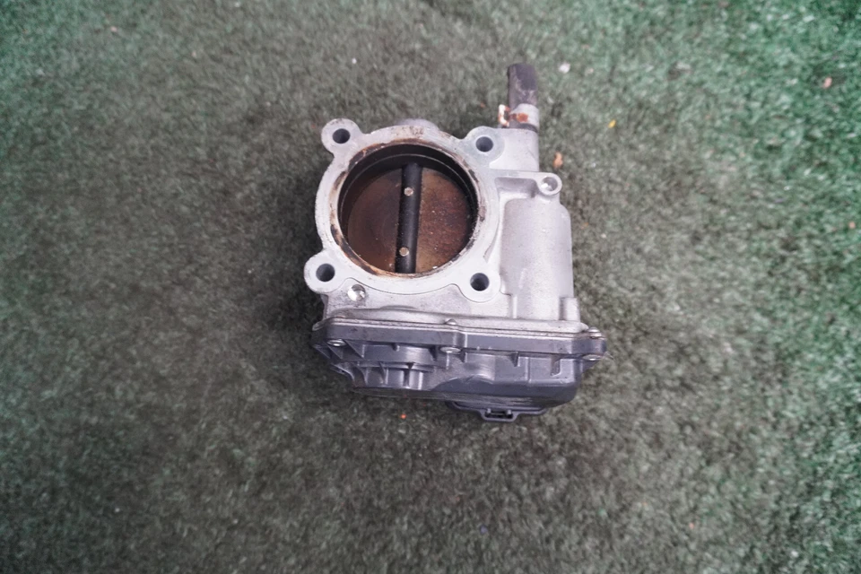 Carrocería del acelerador Subaru Forester 2011 2012 2013 2,5 L fabricante de equipos originales 83 k millas 16112AA380 Foto 2 de 4