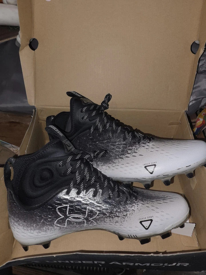 Botines de fútbol Under Armour Spotlight LUX MC 2.0 para hombre talla 10 negros blancos Foto 4 de 4