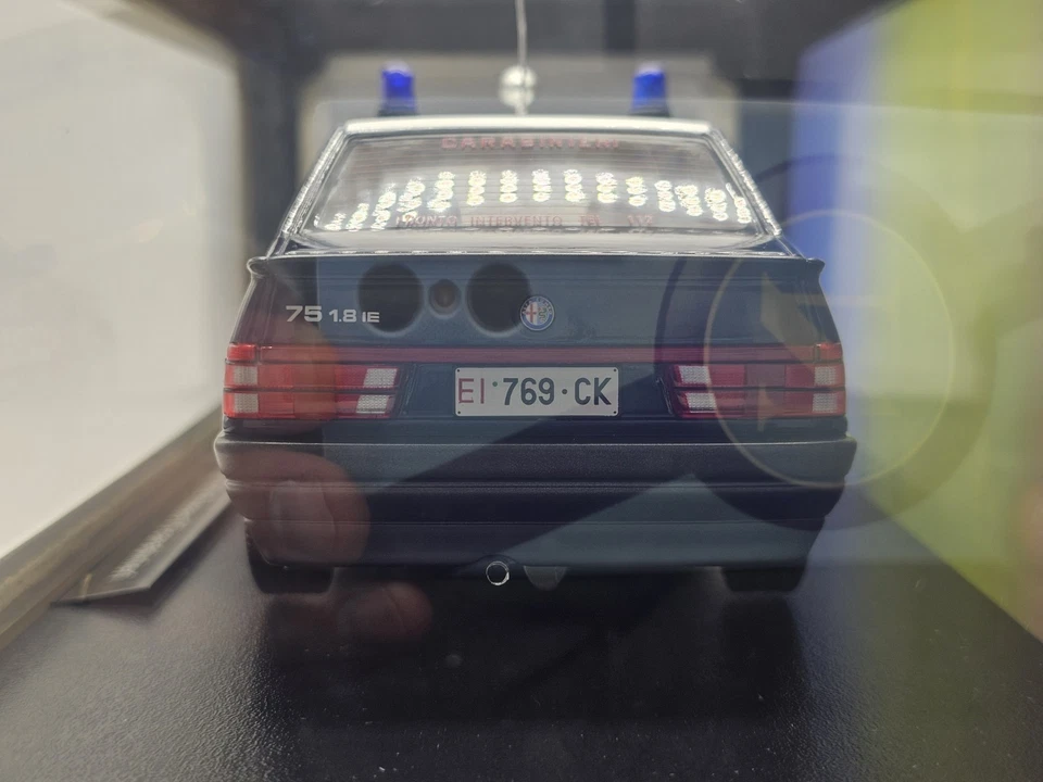 Alfa Romeo 75 Carabinieri 1991 1:18 Triple 9 In Box - Immagine 4 di 4
