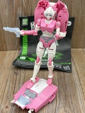 Loose Transformers War for Cybertron Kingdom Arcee figure Complete