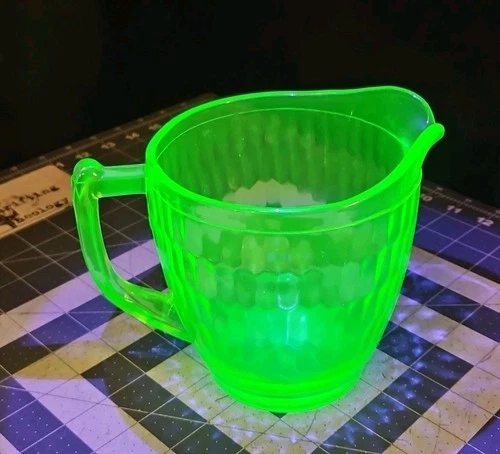 VTG Jeannette Glass Co Hex Optic Green Depression Glass pitcher - Glows, Uranium