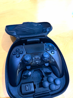 Sony DualSense Edge Wireless Controller für PS5, schwarz, ergonomisch, Etui