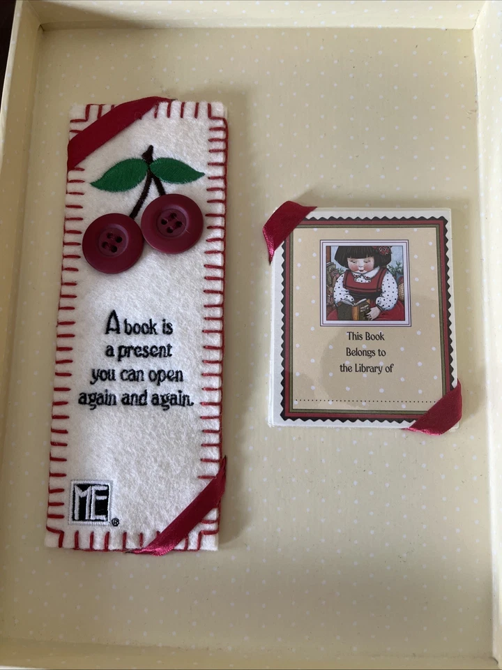 MARY ENGELBREIT "FOR THE LOVE OF BOOKS" GIFT SET: JOURNAL OF FAVORITES, BOOKMARK - Image 3 of 4