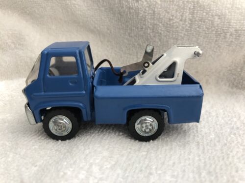 Vintage Marx Tow Truck 3-1/2" Long Pressed Steel Wrecker Blue - Picture 1 of 8