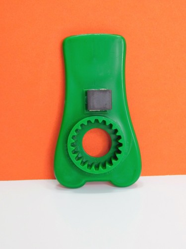 Tab Grabber Opener Green 1983 Twist-Off Bottle Caps Cans With Magnet - Picture 2 of 10