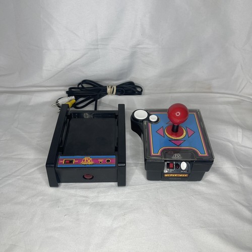 Ms Pac-Man TV Arcade Game Namco Jakks Pacific Plug and Play 7 in 1 VINTAGE 2004 - 第 1/6 張圖片