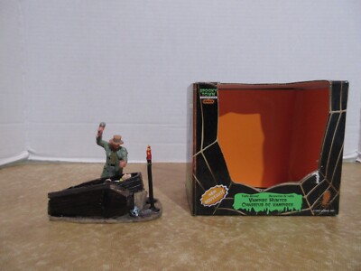 Lemax 2007 Spooky Town Vampire Hunter