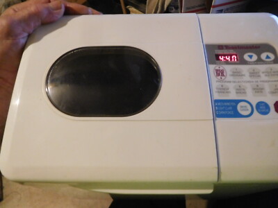 Toastmaster  Automatic 2 lb Bread Maker free shipping