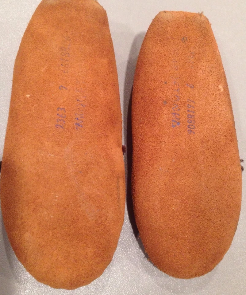 Mocasín Minnetonka juvenil 9 Foto 3 de 4