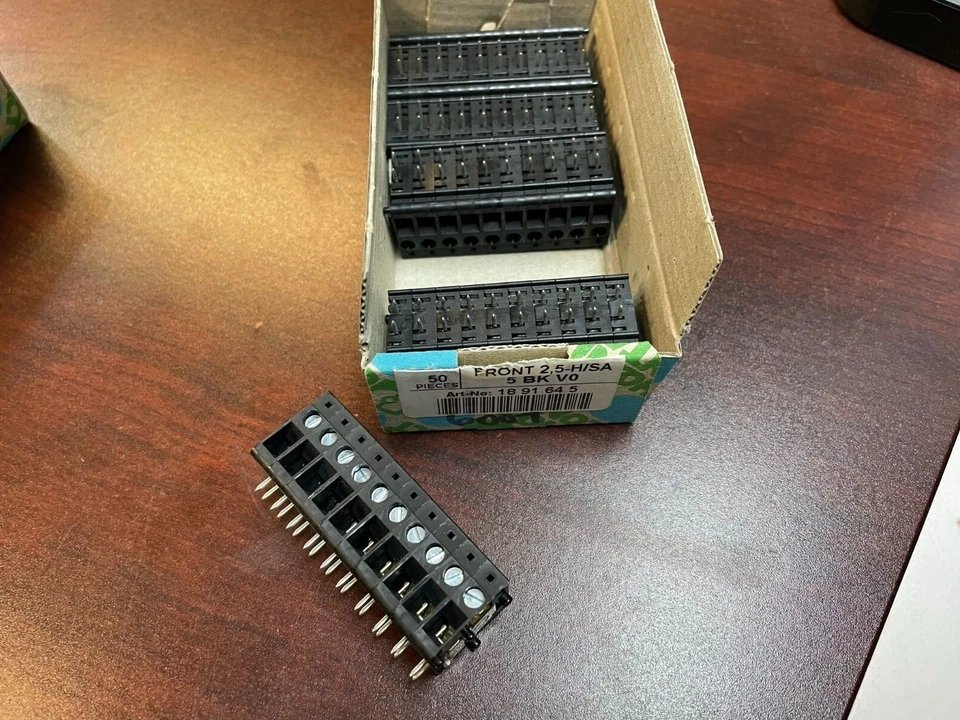 QTY-50 Phoenix Contact 1700008 / 1891645 1 Position Wire to Board FRONT2,5-H/SA5 - Image 2 of 4