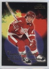 1996-97 Flair Center Ice Spotlight Steve Yzerman #10 HOF 2a8