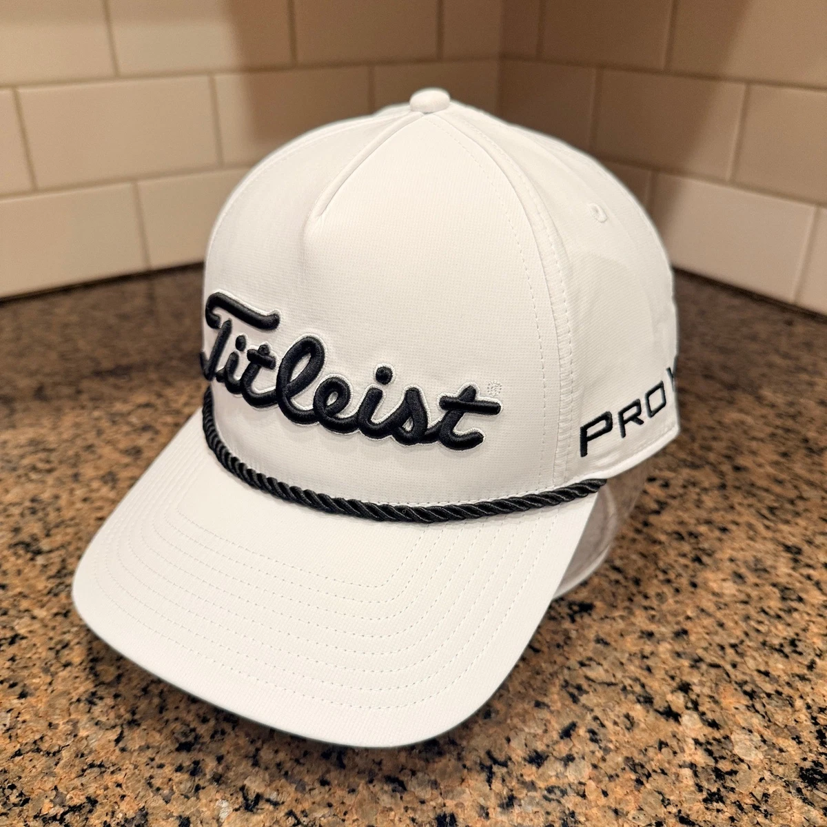 Casquette Titleist Pro V1 FJ - Noir/blanc - Réglable - NEUVE