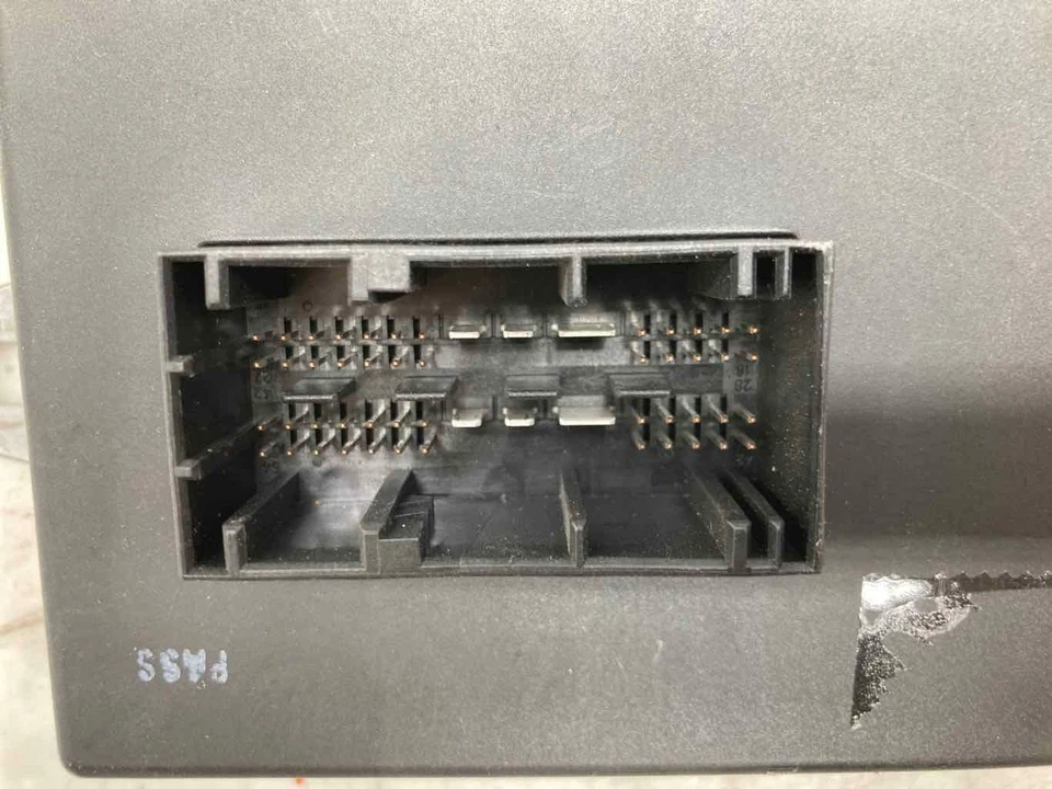 2004 BMW 760I DYNAMIC DRIVE COMPUTER CONTROL MODULE SUSPENSION 3714-6766677 05 - Image 4 of 4