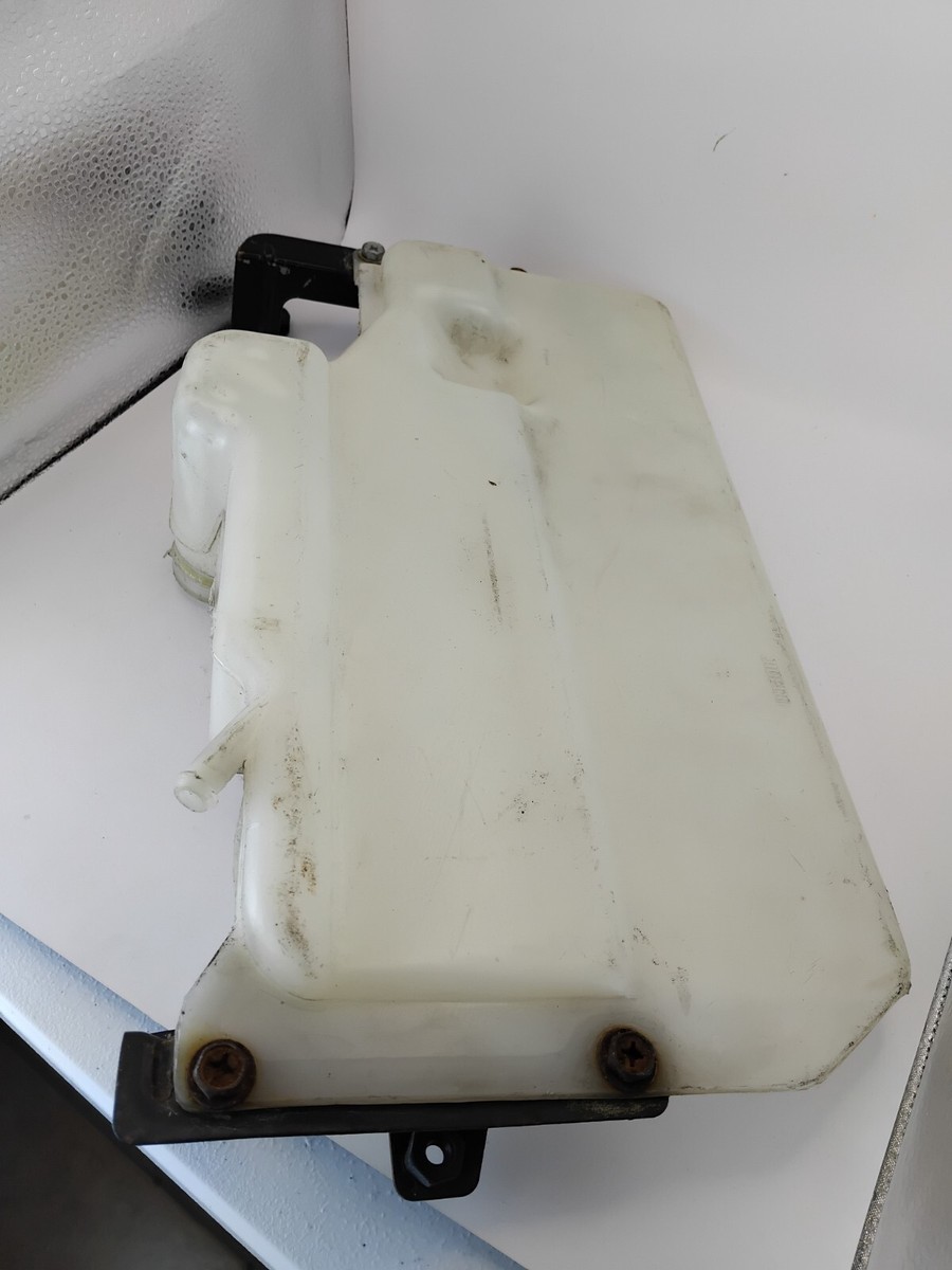 PN L300ml×4 1984-1989 Nissan 300ZX Z31 Windshield Washer Reservoir Bottle Tank