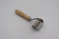 Pasta Cutter with Real Wood Handle