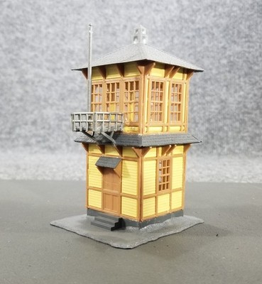 Pola HO Scale 2 Story Building Signal Tower Assembled Plastic