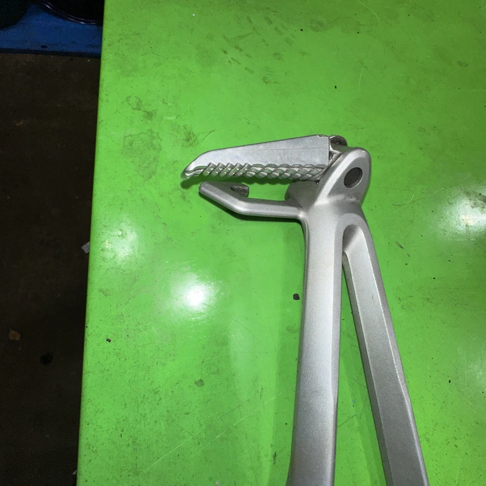 Soporte reposapiés trasero pasajero para Suzuki GSXR 600/750 K8 2008-2010 Foto 4 de 4