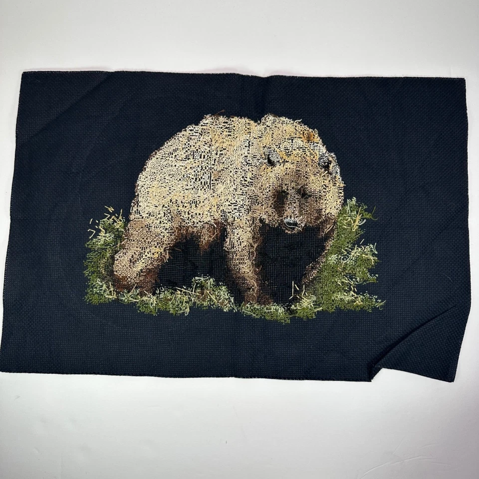 Arte Needlepoint urso marrom sobre tela preta projeto acabado sem moldura - Imagem 4 de 4