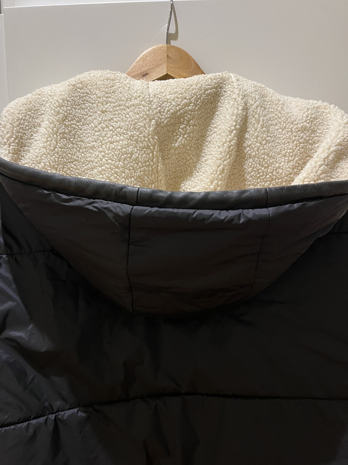 MASSIMO DUTTI REVERSIBLE BLACK PUFFER SHEARLING STYLE JACKET PARKER - SOLD OUT image 4