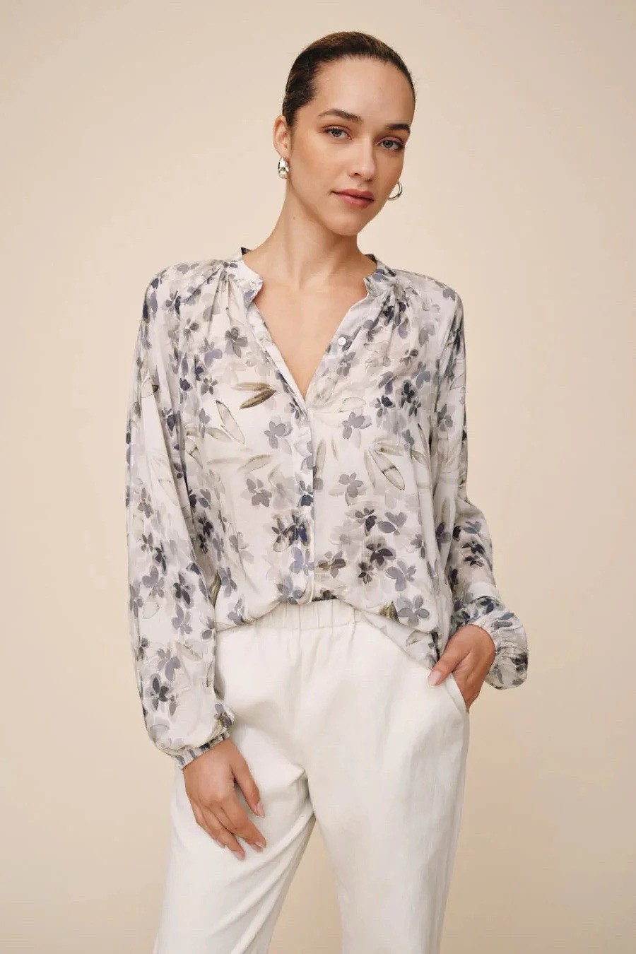 Bella Dahl Shirred Button Front Blouse Women's M Gray Multi Band Collar