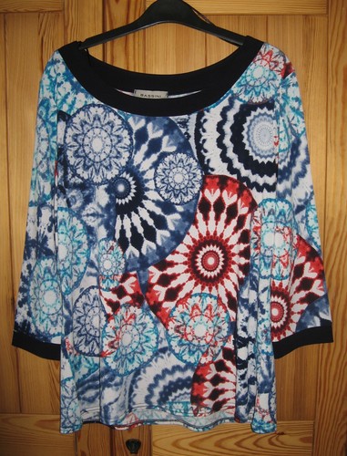 Bassini tie-dye print stretch jersey top in blue/turquoise/red/white Size 14 VGC - Picture 2 of 13