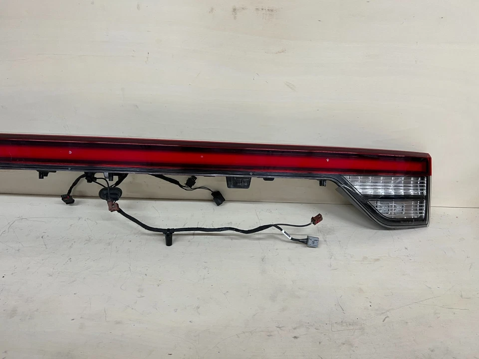 OEM 2020 2021 2022 2023 LINCOLN AVIATOR LED TAIL LIGHT LIFT GATE MOUNTED NICE! - Image 4 of 4