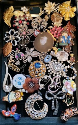 Konvolut - Vintage Broschen gebrochen, Steine fehlen, Verschlüsse gebrochen. Reparatur/Ernte