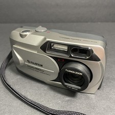 Fujifilm FinePix 1400 Zoom 1.3MP Digital Camera Silver  4MB Card Tested