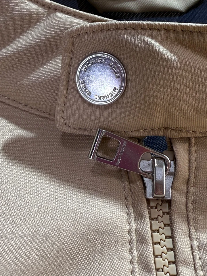 Michael Kors Men's "Travel Engineered" Jacket Size Large - Image 3 of 4