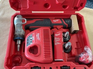 New M12 PEX Expansion Tool Kit Hard Case 2 Batteries Charger 2474 22 No Reserve
