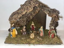 10 PIECE NATIVITY SET PLUS MANGER MADE ITALY VINTAGE HANDPAINT CHALKWARE