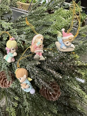 Precious Moments 1996 Home For The Holidays Miniature